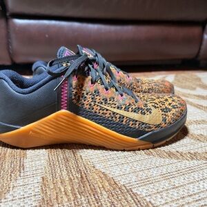 NIKE Metcon 6 CrossFit Athletic Shoes Sneakers size 10. Excellent!